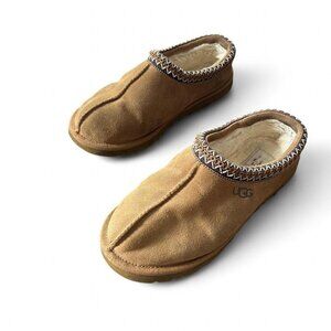 UGG Tasman slippers in chestnut suede with a signature woven braid Size 8 Vin